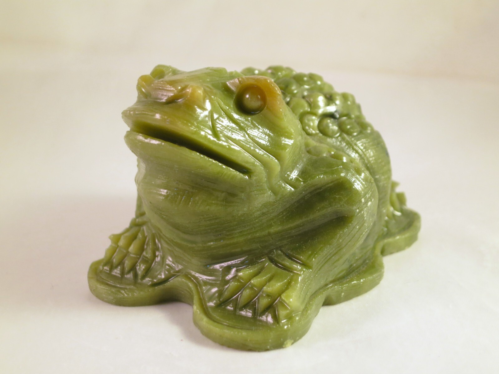 3.6″ GREEN SERPENTINE Carved and Polished TOAD/FROG – PERU