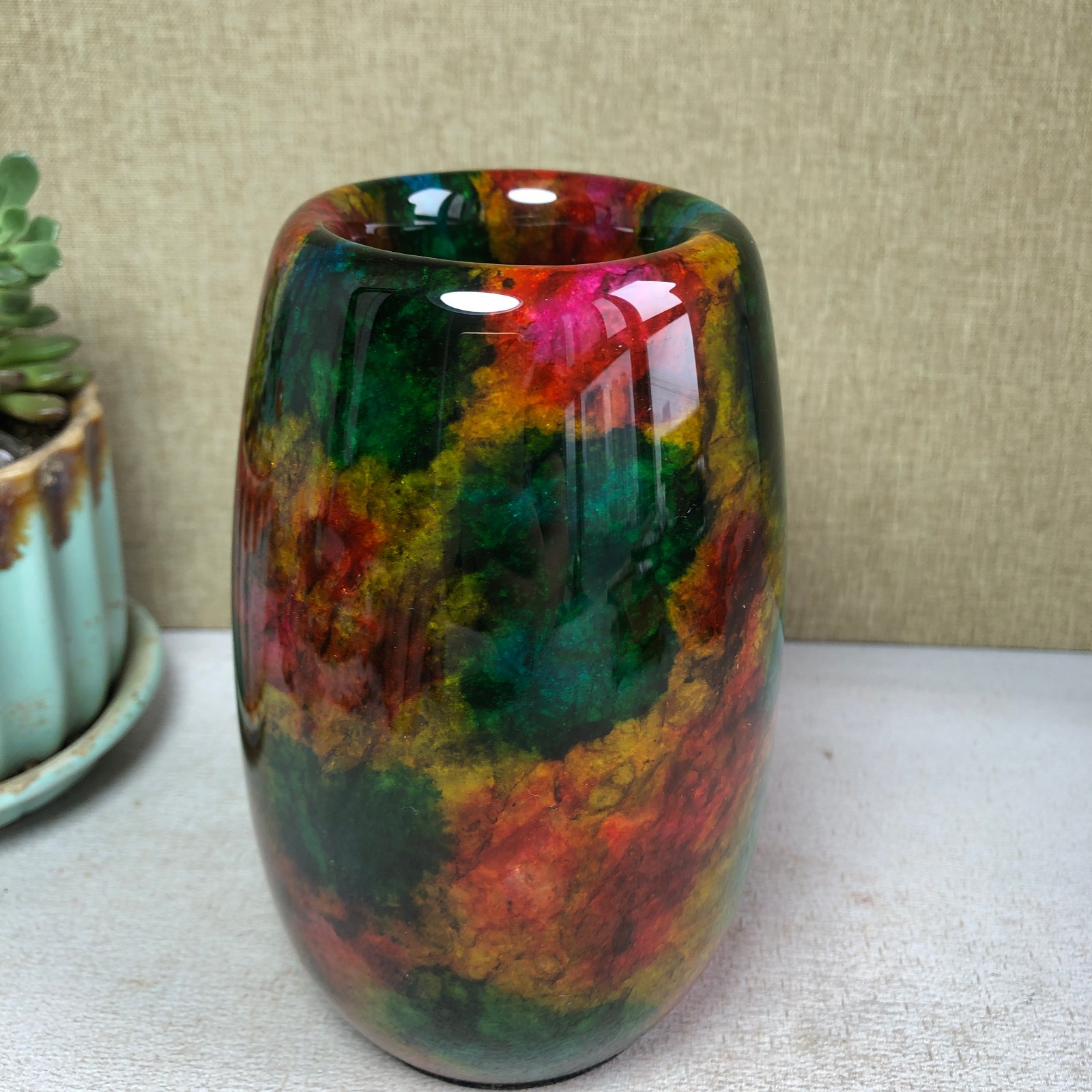 Natural “Seven Colors Jade” vase specimen -Taiwan China 1190g 130mm A4587