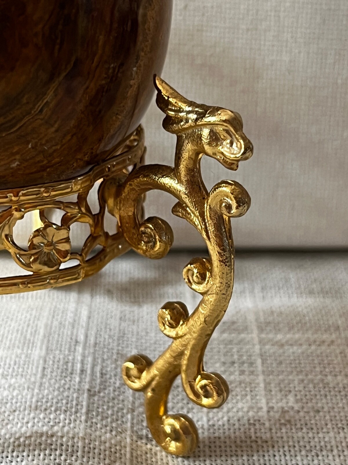 Gold Tripod dragons stand brown and reddish-brown stone Brazilian jasper egg..