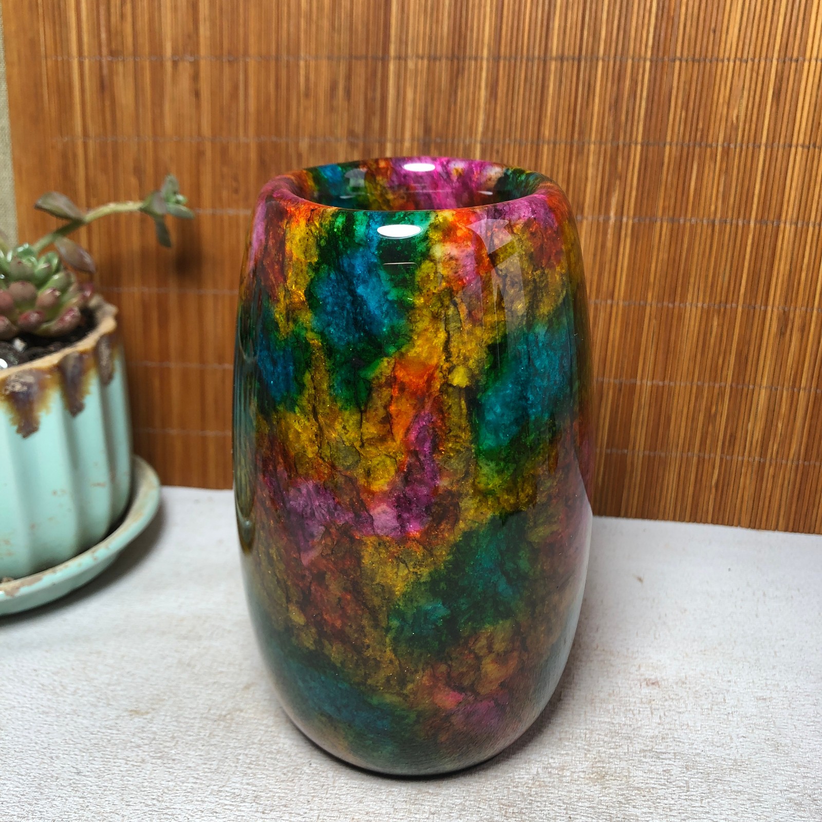 Natural “Seven Colors Jade” vase specimen -Taiwan China 1110g 130-79-79mm A4900