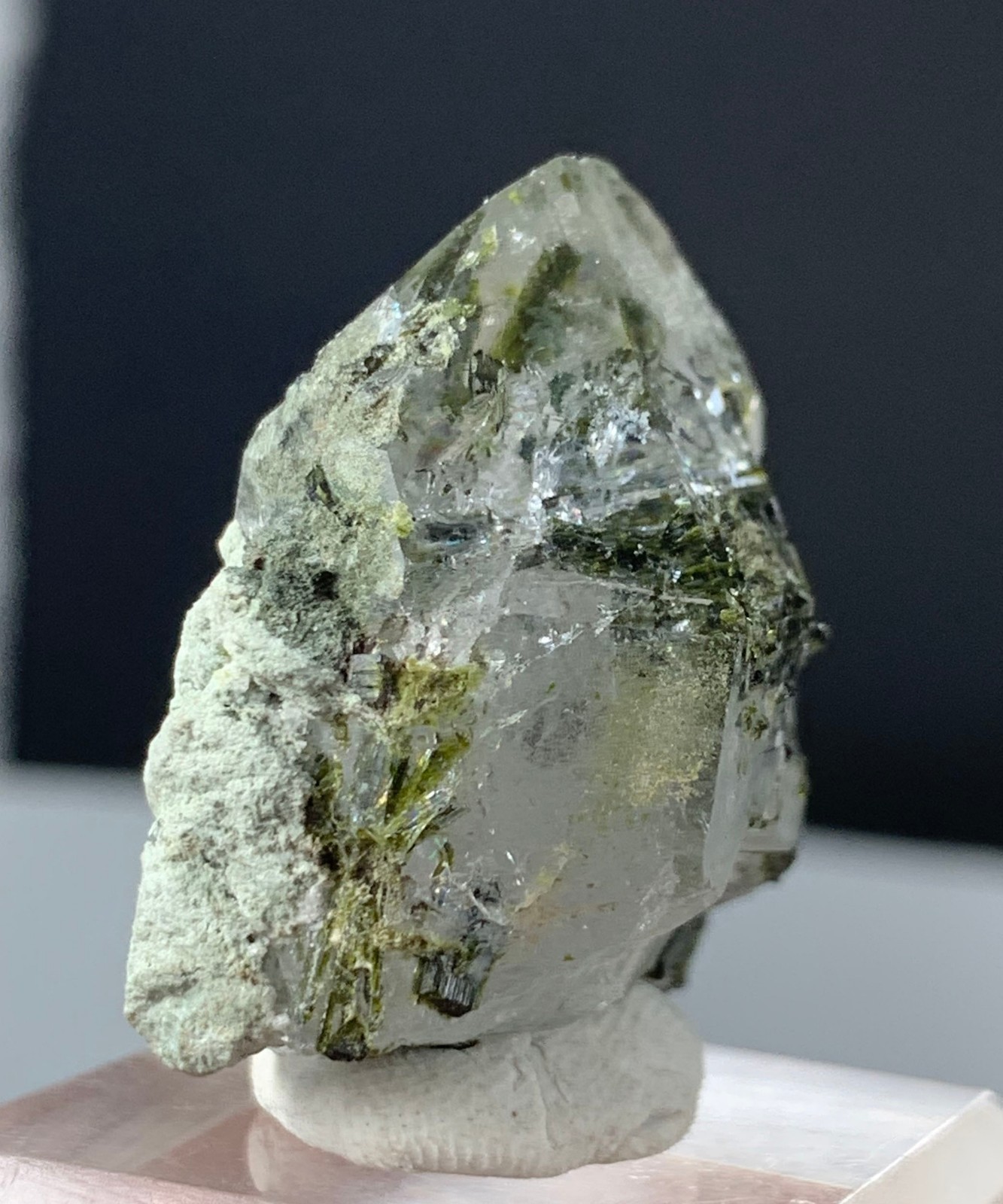 87 Carats Natural Quartz Crystals W/Epidote Inclusion From Balochistan Pakistan