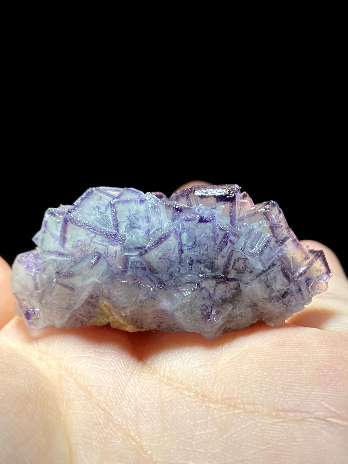 Exquisite Natural Purple-edged Cubic Fluorite Crystal Mineral Specimen,China