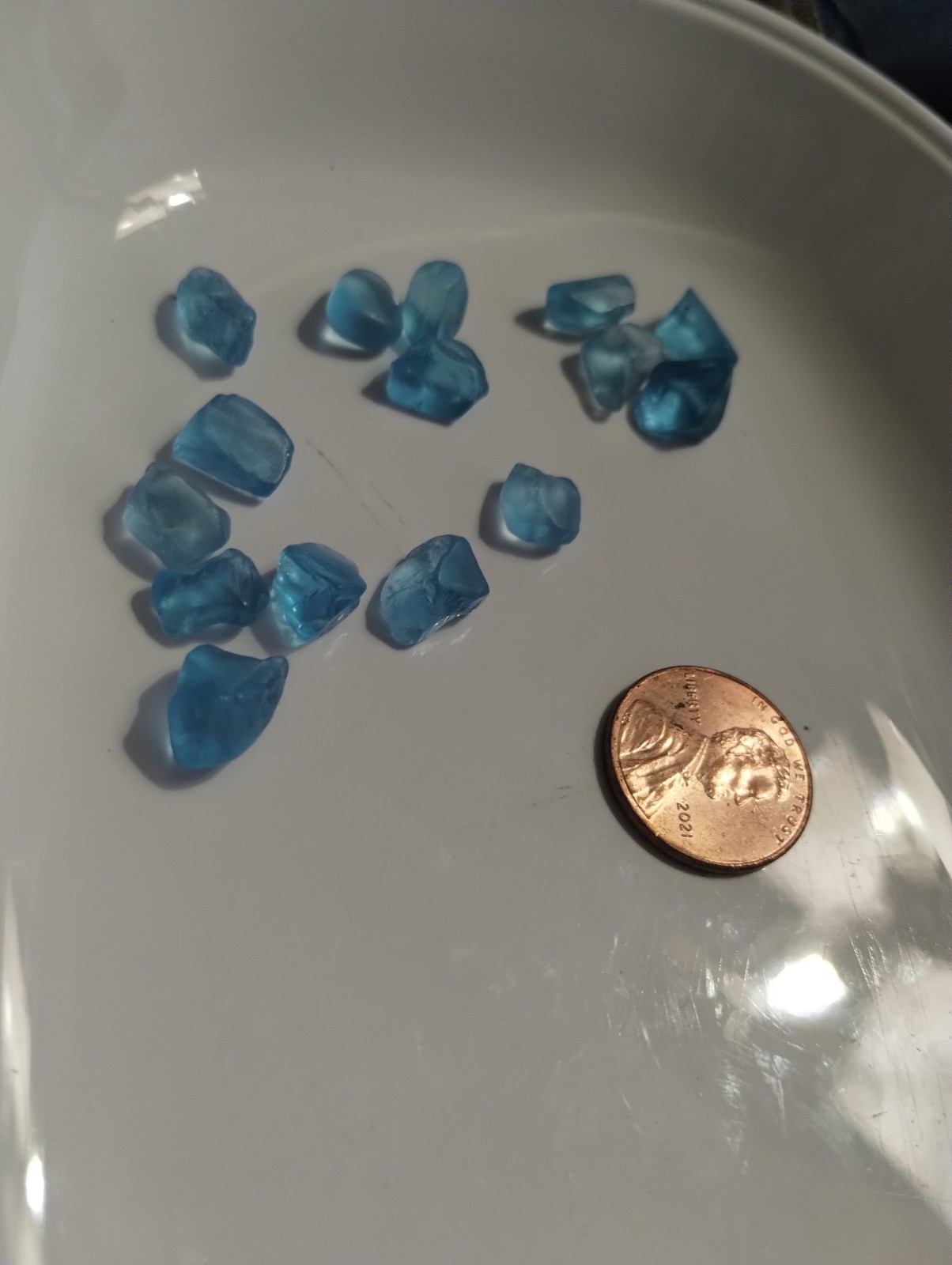 Blue Topaz. No treatment. Rough Stones. 52 Carats. Mix Of Sky Blue And Swiss