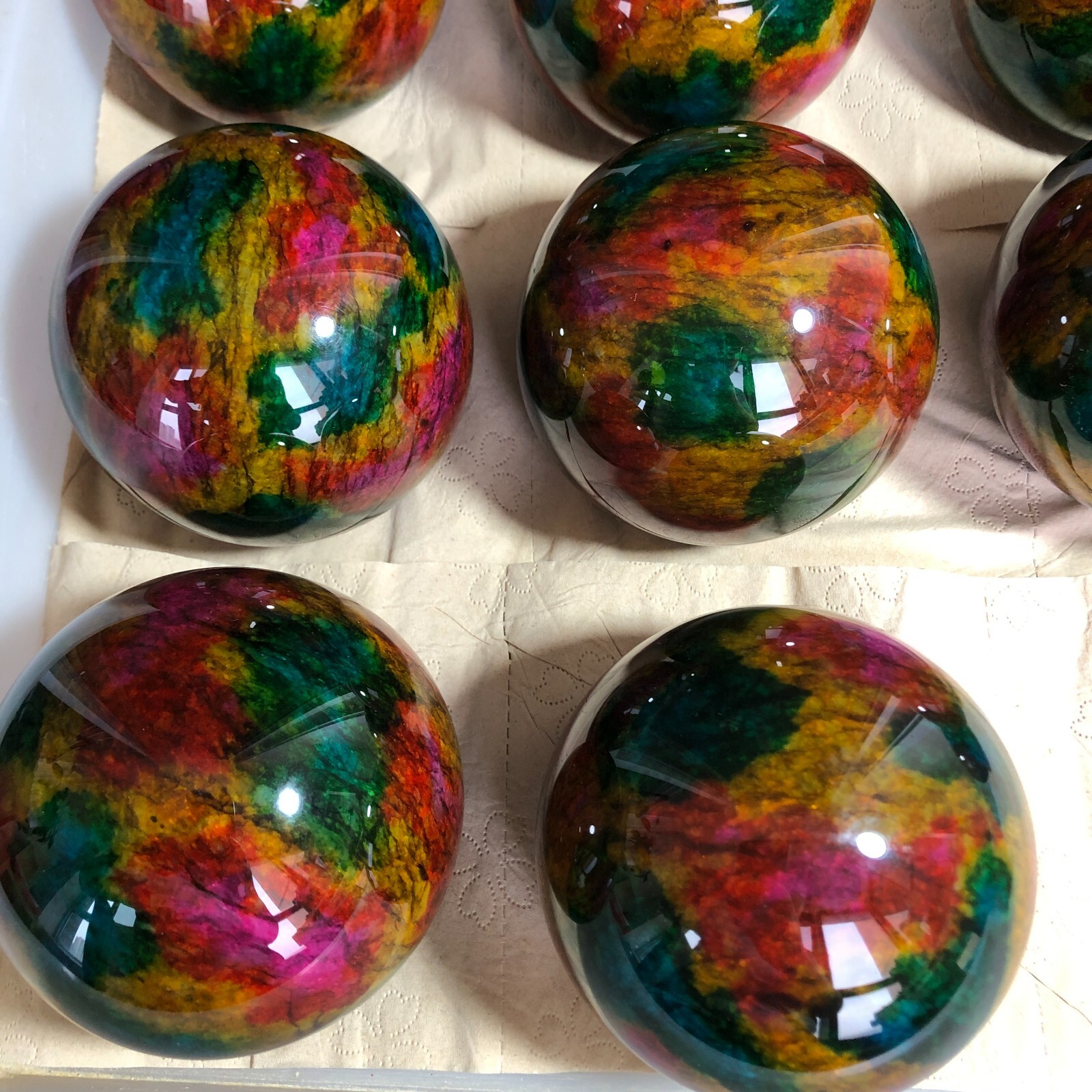 1Pcs99mm Natural “Seven Colors Jade” sphere Ball -Taiwan China 1.7kg Base Random