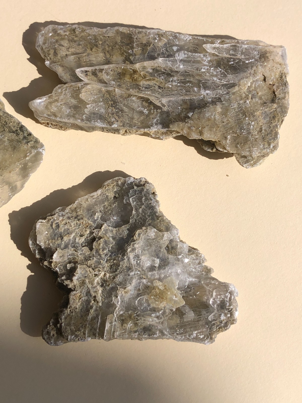 Lot of 5 Natural selenite gypsum mineral specimens 208.8 grams healing