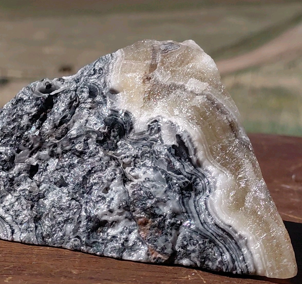 Zebra Calcite Polished Pyramid Dendrite Translucent Bands 3 1/4″x3 1/4″×2 1/2″