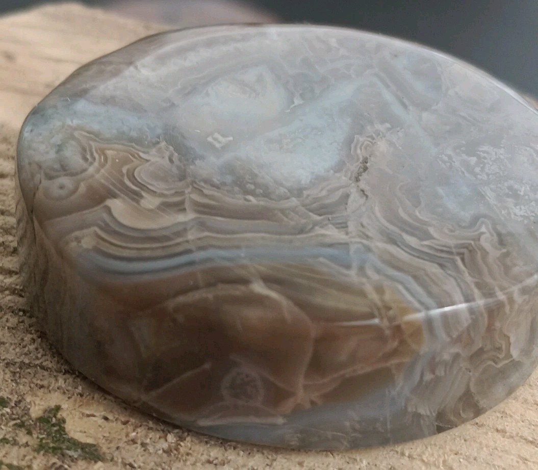 Crazy Lace Agate Natural Cabochon Semiprecious Gemstone 1-5/16″ Wide 1/4″ Thick