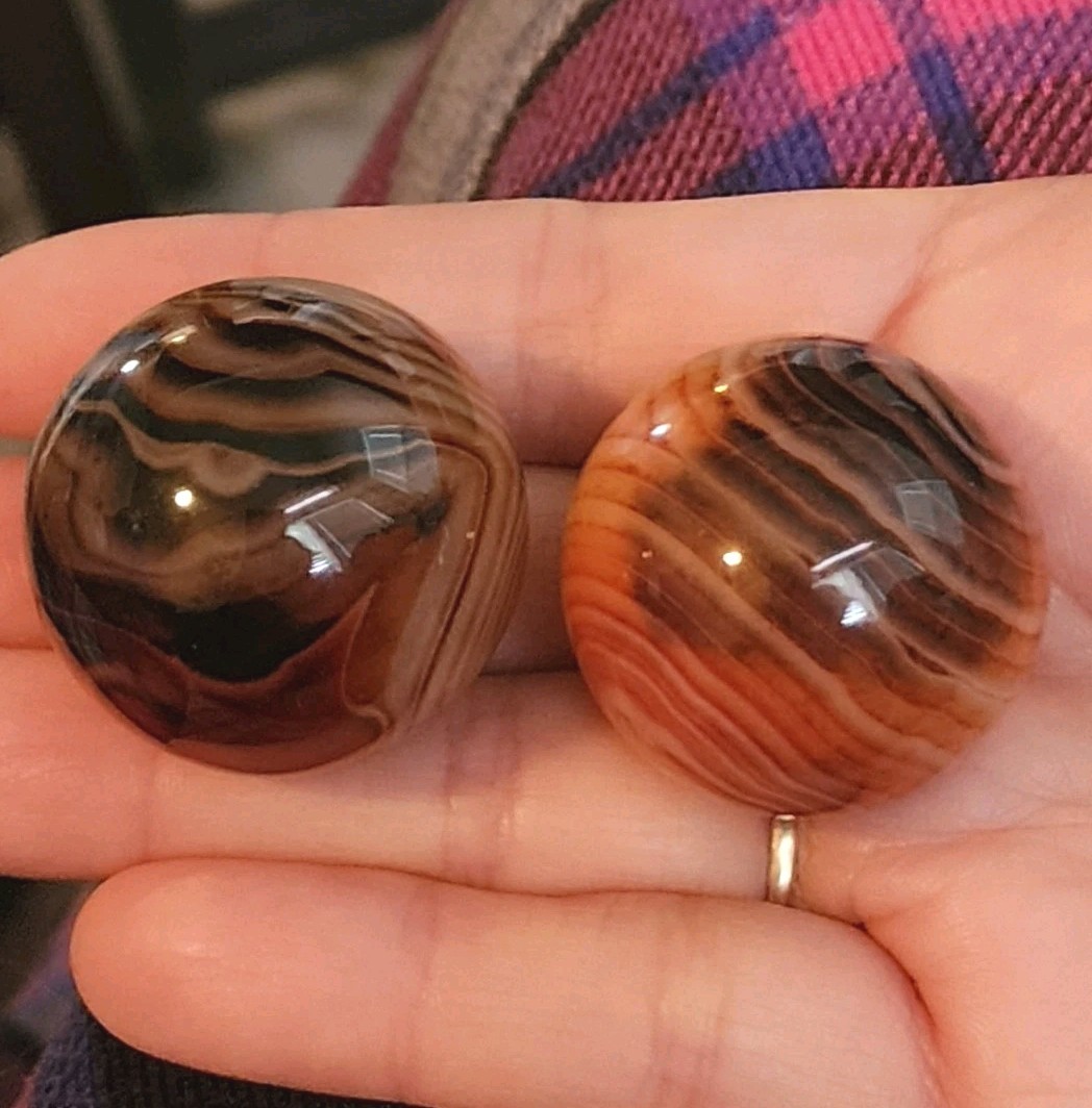 Lot Of 2 Natural Crystal Polished Sardonyx Spheres 1 5/16″ – USA