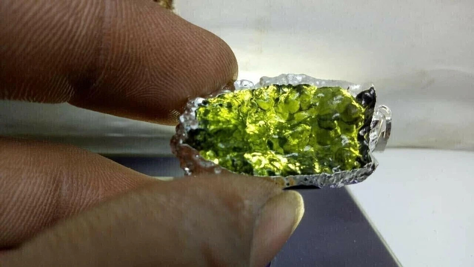 Genuine Moldavite Pendant Green – Certified Natural Stone Energy Jewelry