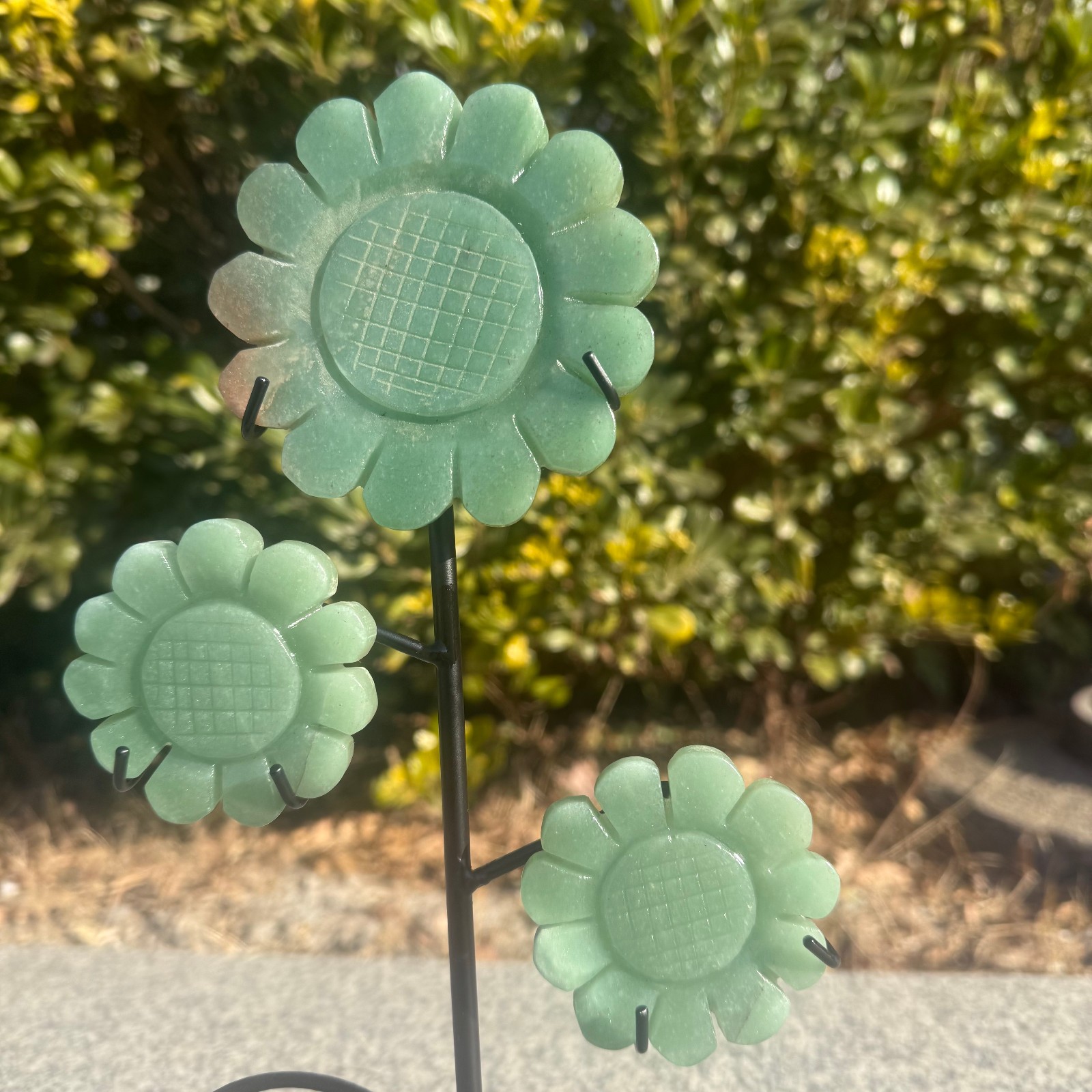 400g Natural Green East Mausoleum quartz crystal carved Sunflower Decor Gift