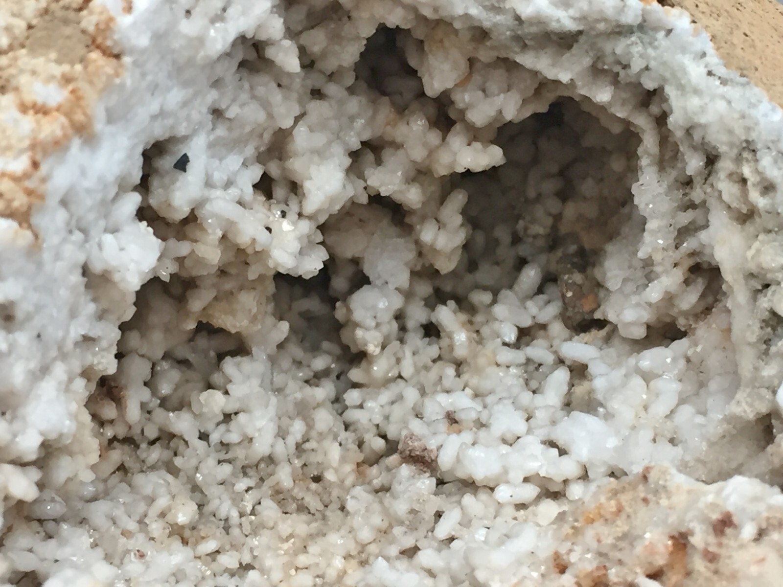 Southern Illinois Geode Rock Snowy Calcite Crystal Pocket Inside 5.75″x5.25×4″