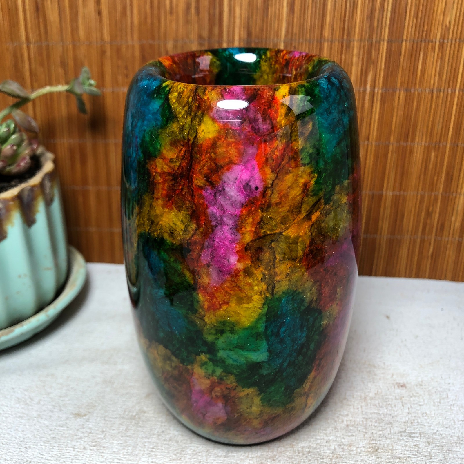 Natural “Seven Colors Jade” vase specimen -Taiwan China 1095g 130-78-78mm A4901
