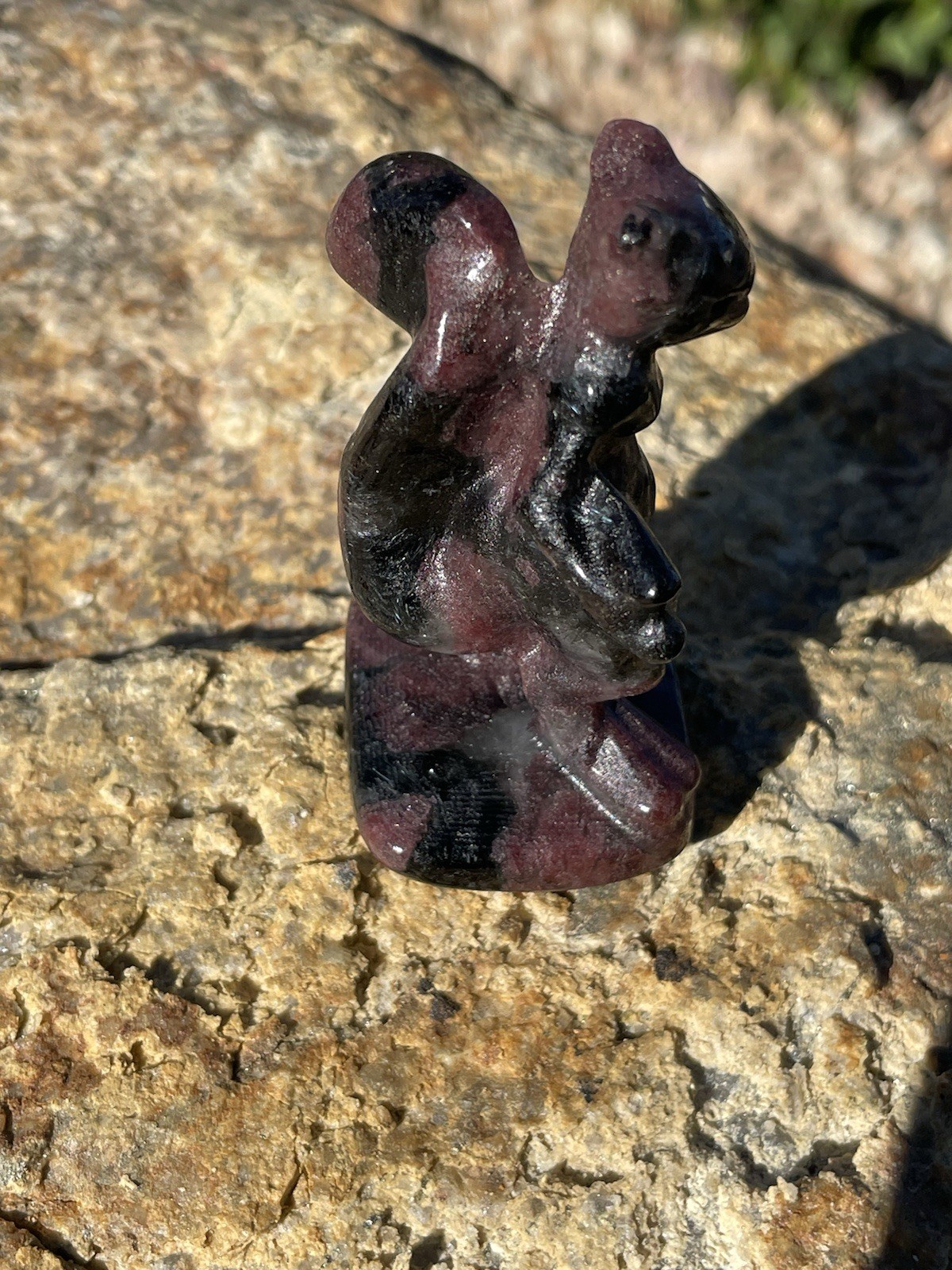 Garnet Fireworks Crystal/Gemstone Mewtwo Carving 73G 2 1/2″ x 1 1/2″