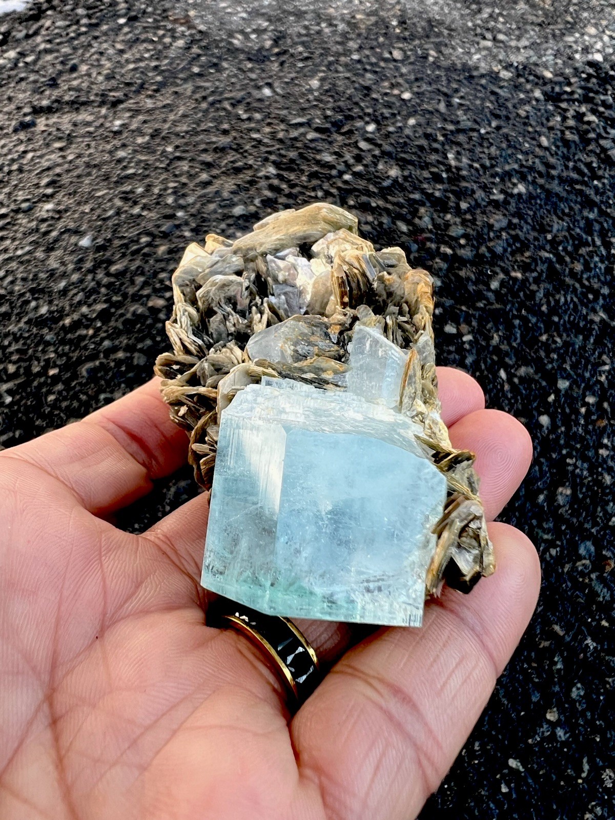 Pakistan Gilgit Aquamarine Specimen With Mica 6.6 Oz