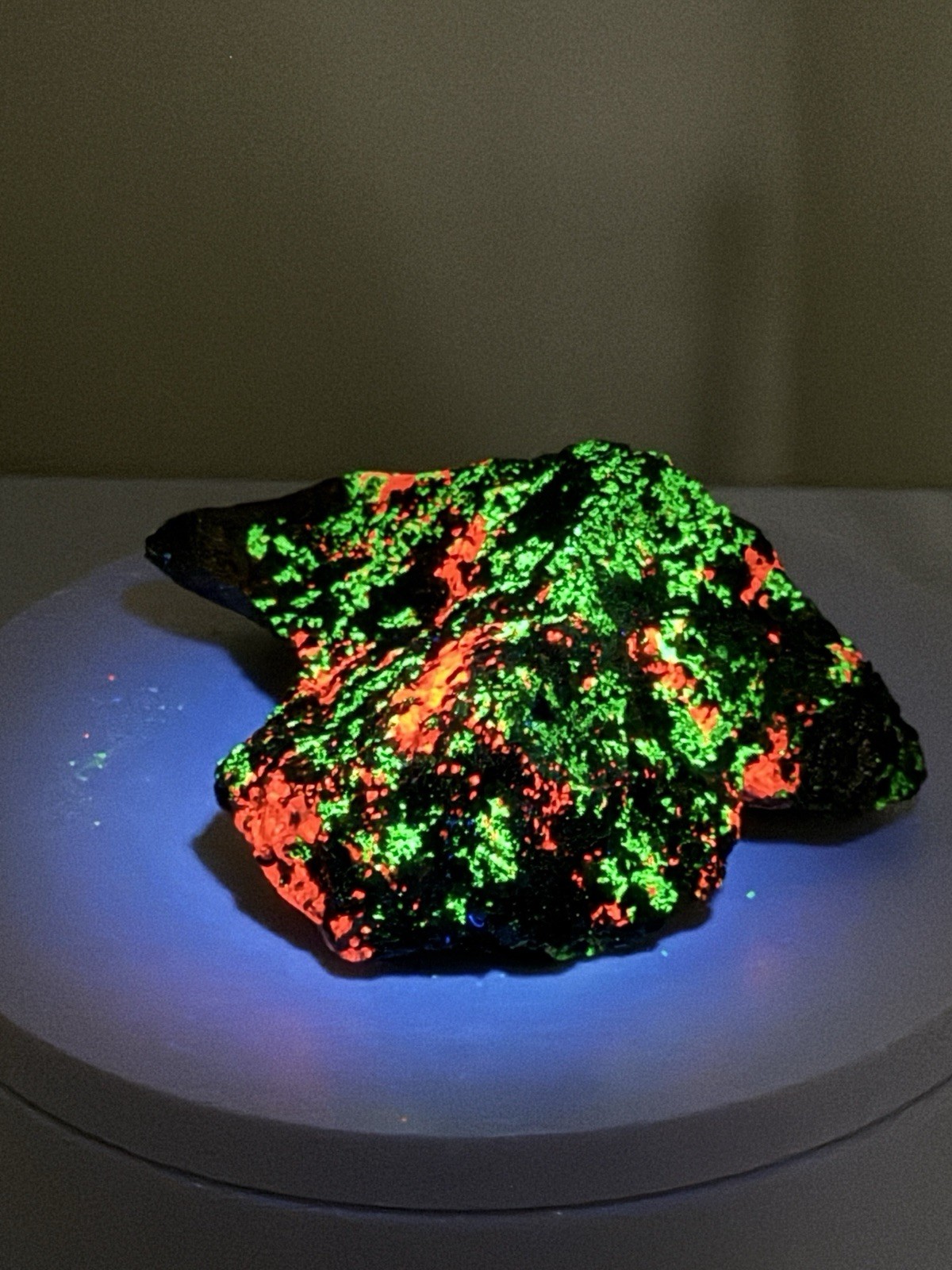 ELECTRIC Calcite, Willemite, & Franklinite Fluorescent Mineral Specimen – NJ