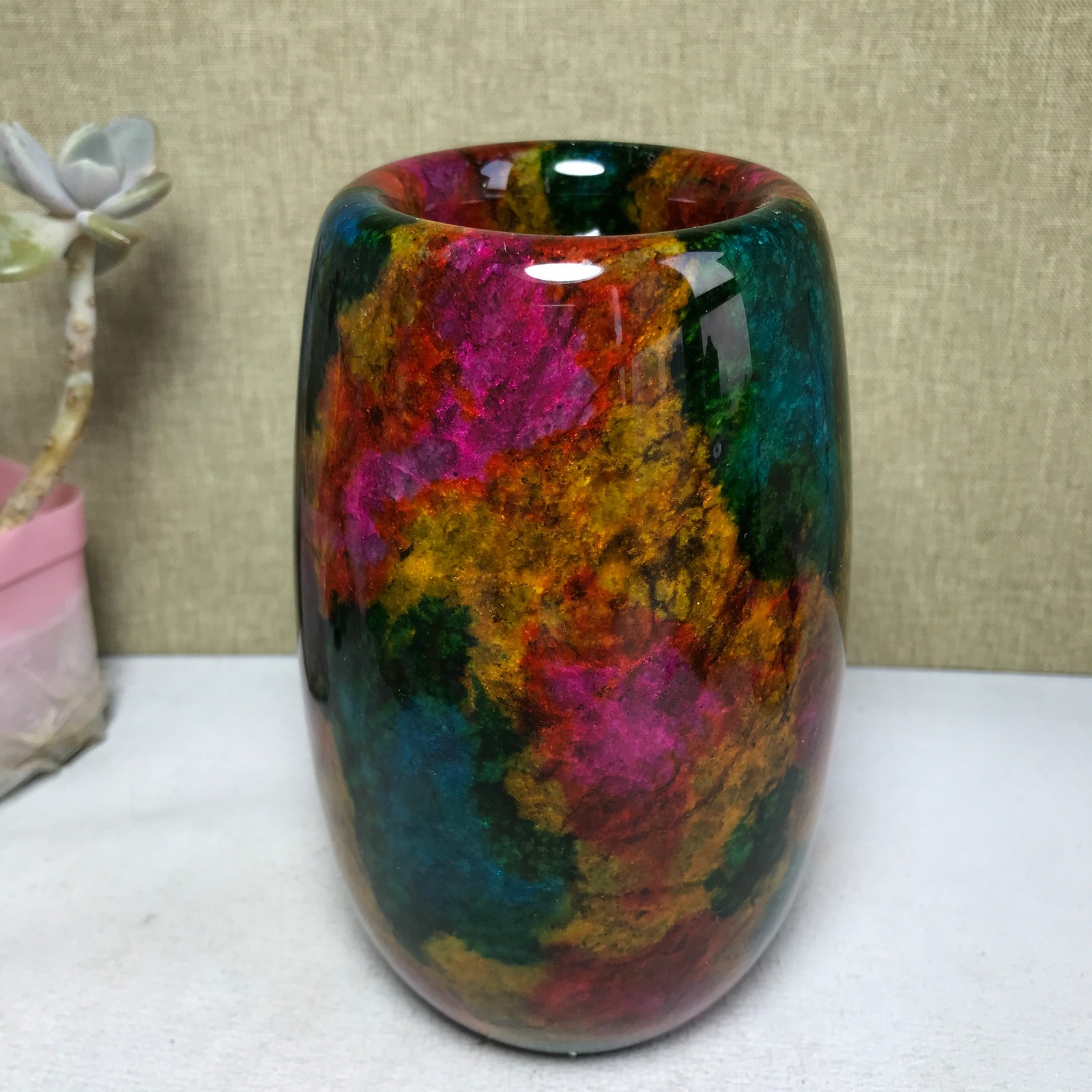 Natural “Seven Colors Jade” vase specimen -Taiwan China 1140g 129mm A2928