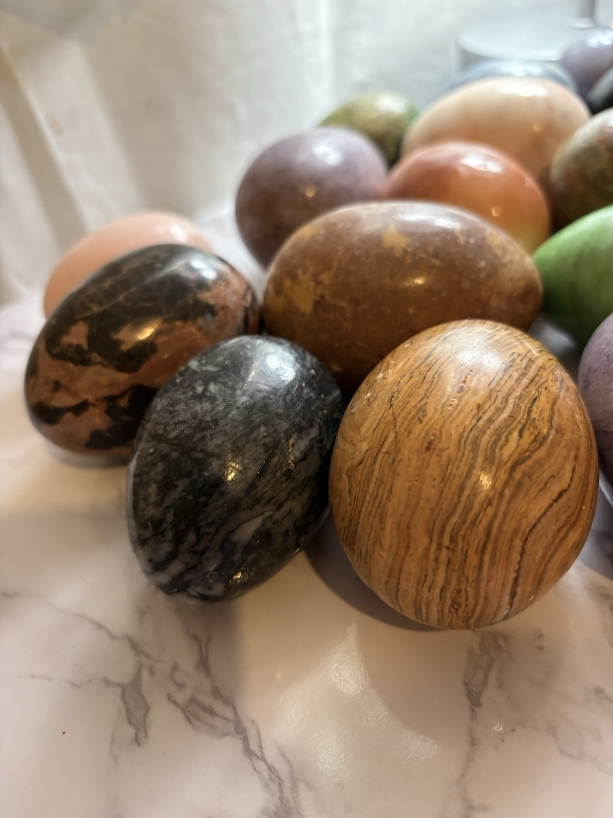 25 Vtg Stone Eggs Lot Onyx Alabaster Quartz Marble Obsidian Jasper Mixed sizes
