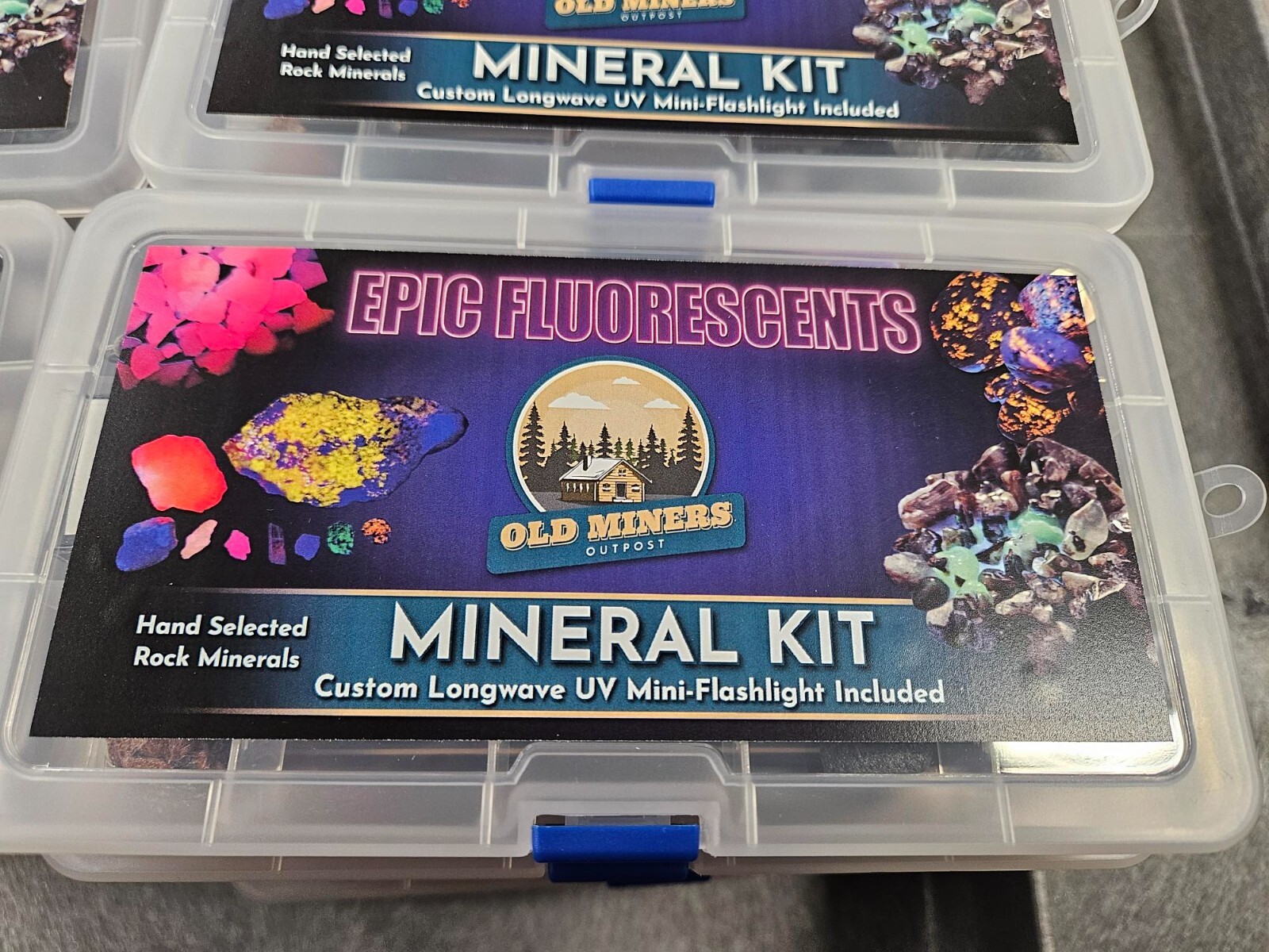 Epic Fluorescent Mineral Kit – Super Bright Colors Fluorescent Minerals