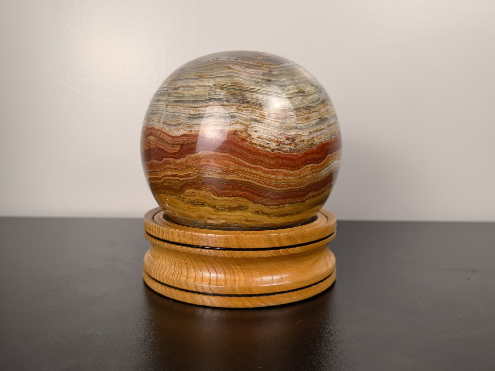 Natural Banded Onyx Stone Sphere Ball w/ Wooden Stand Decorative Mineral，6.7lb