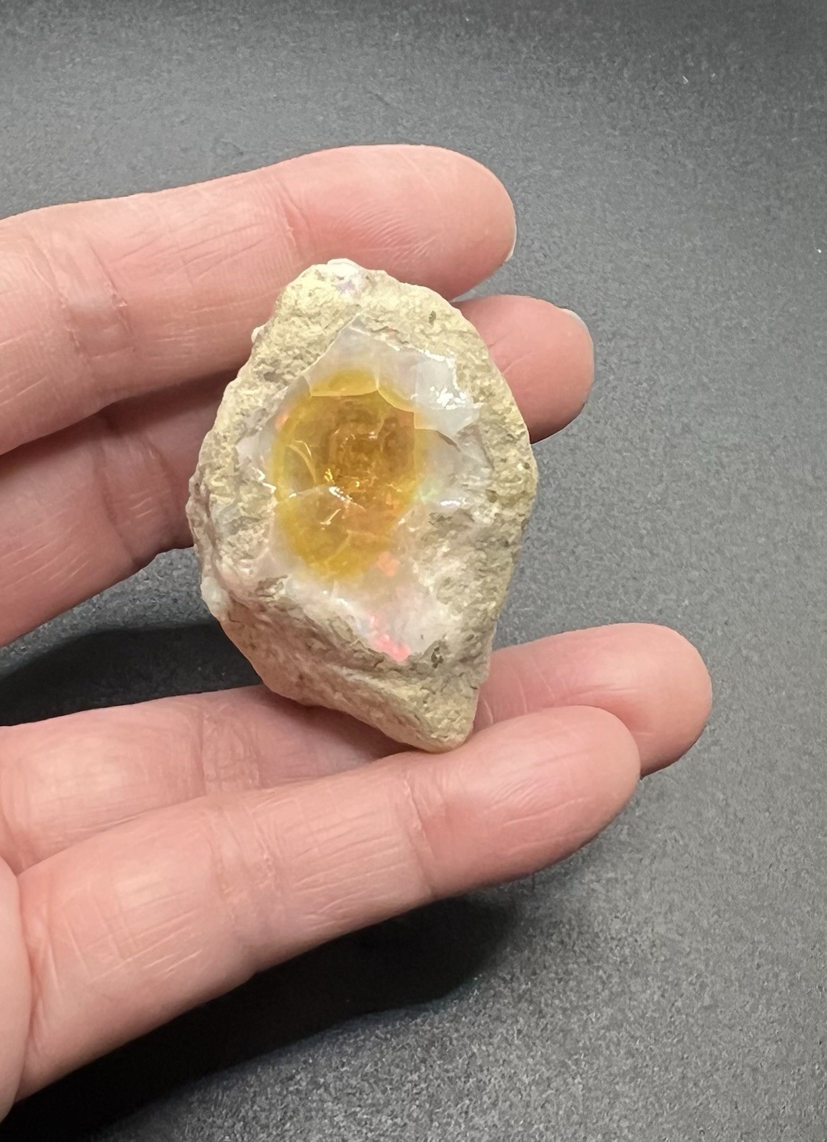 Ethiopian Welo Genuine Opal 30.2g Approx 1 1/2in AWESOME FLASHES