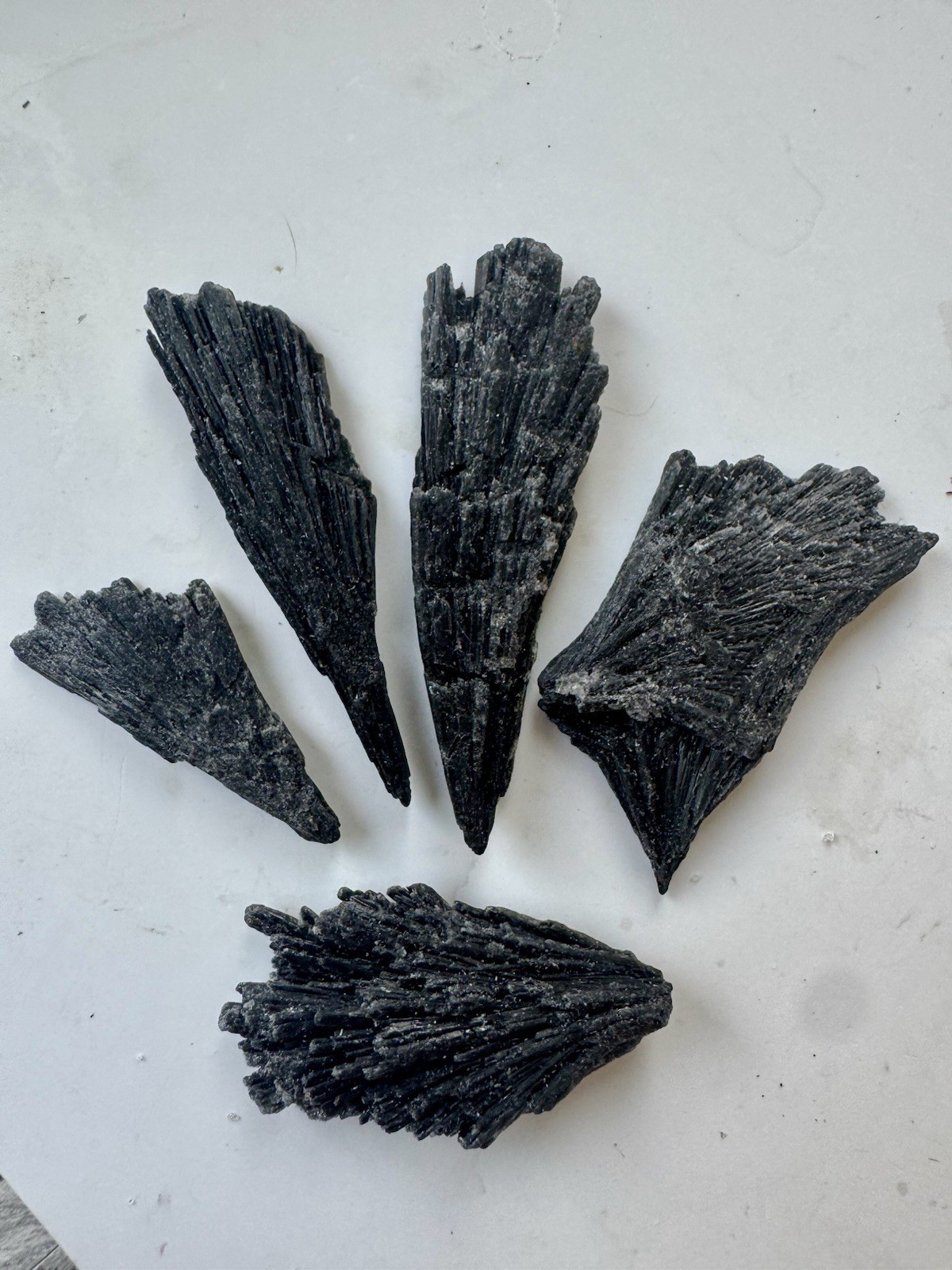 5 Pieces If Black Kyanite 36 Grams