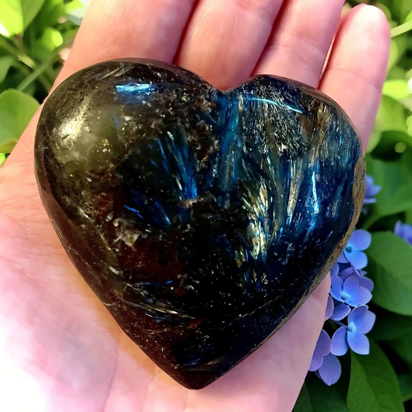 Natural Arfvedsonite Heart Crystal Stone Quartz Reiki Healing Gift Home Decor 1P