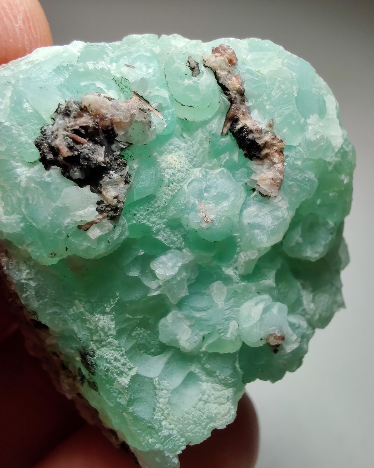 Beautiful Smithsonite specimen, great color! Kelly Mine, New Mexico. 31 grams.