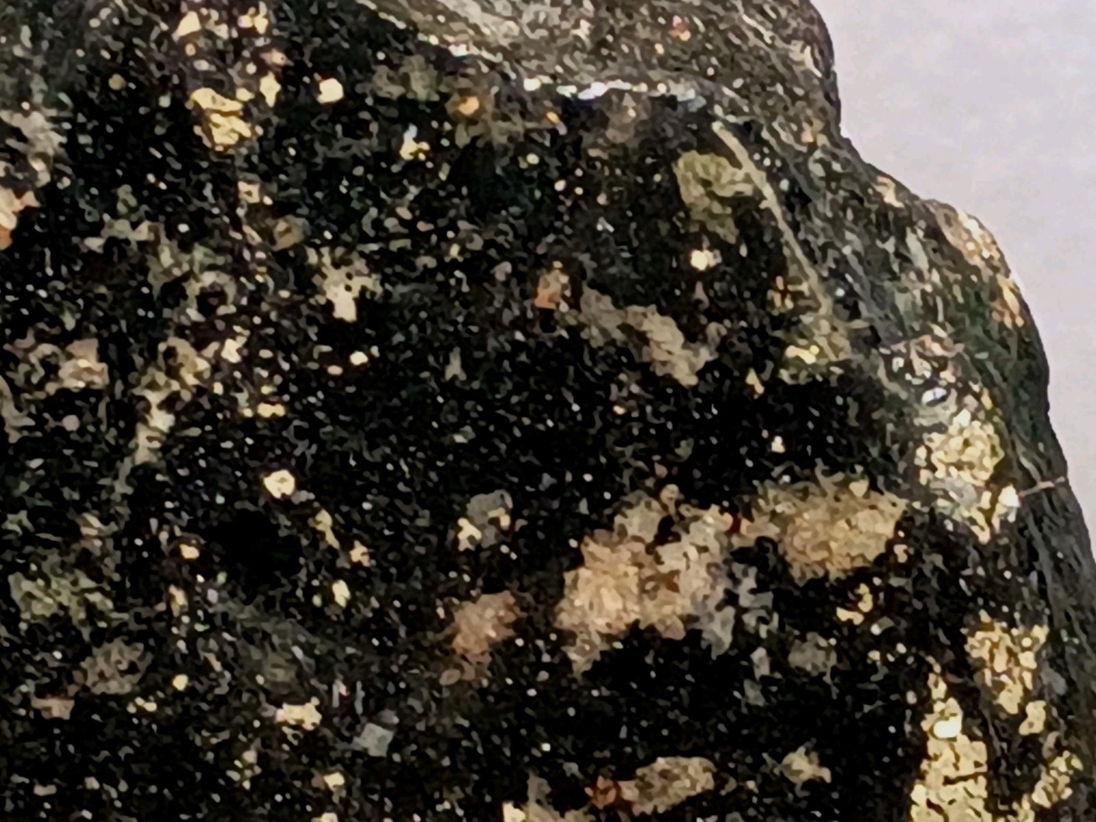 1420g Pilot Knob MO Amphibole Quartz Pyrite Magnetite Specularite Polished