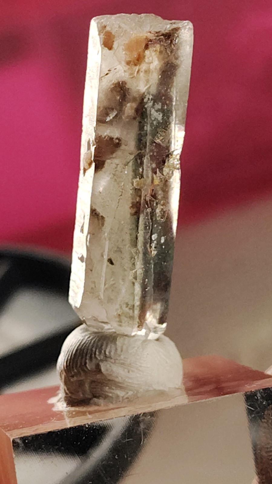 30mm Scenic Quartz Point Red Hematite, Epidote Inclusions, 360 Display ,Meigu