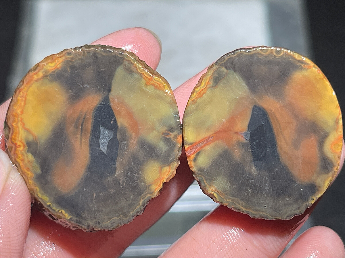 1Pair China Agate Hebei xuanhua natural Crystal Geodes collectible 28g D088