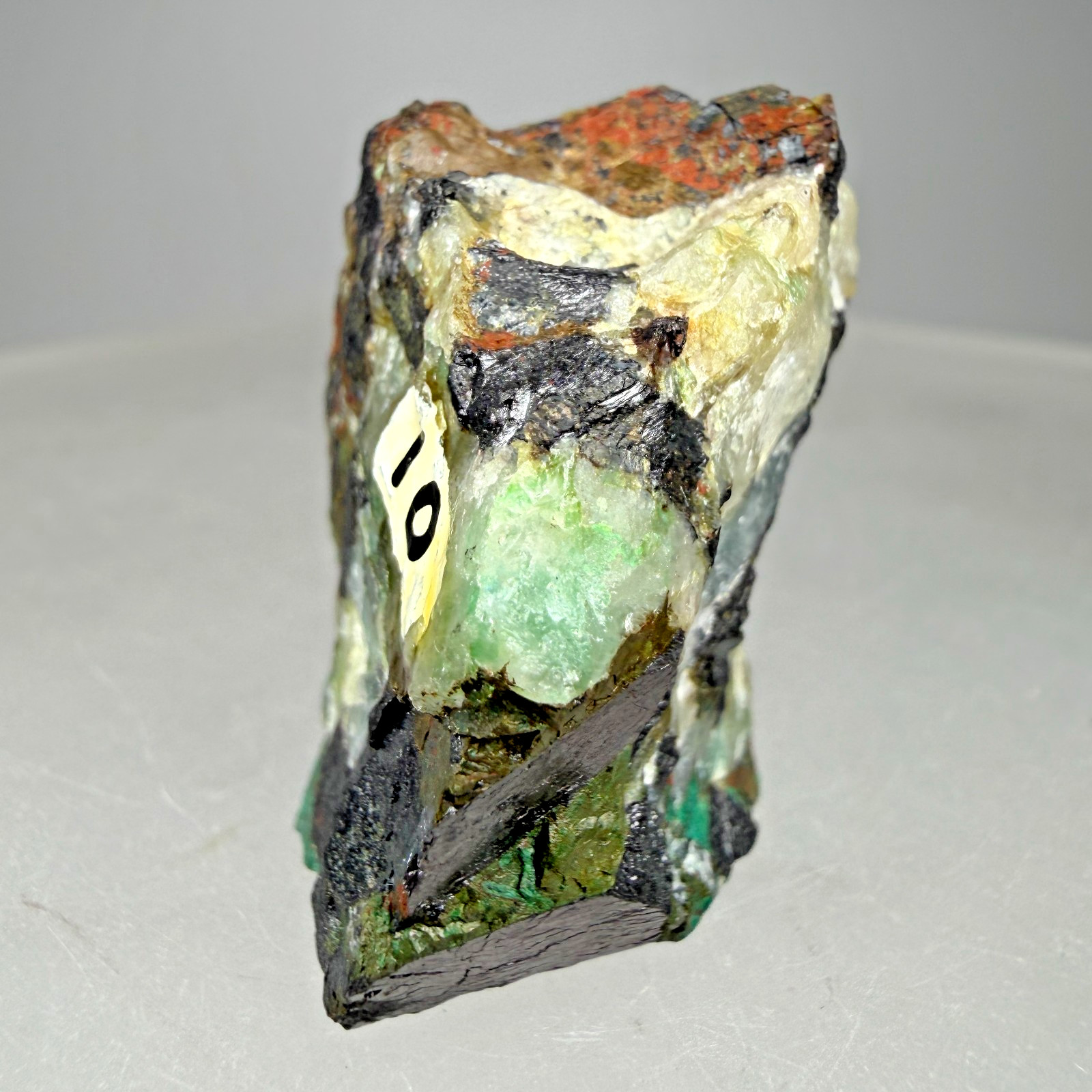 Hubnerite, Quartz: Harding Mine, Picuris District, Taos County, New Mexico