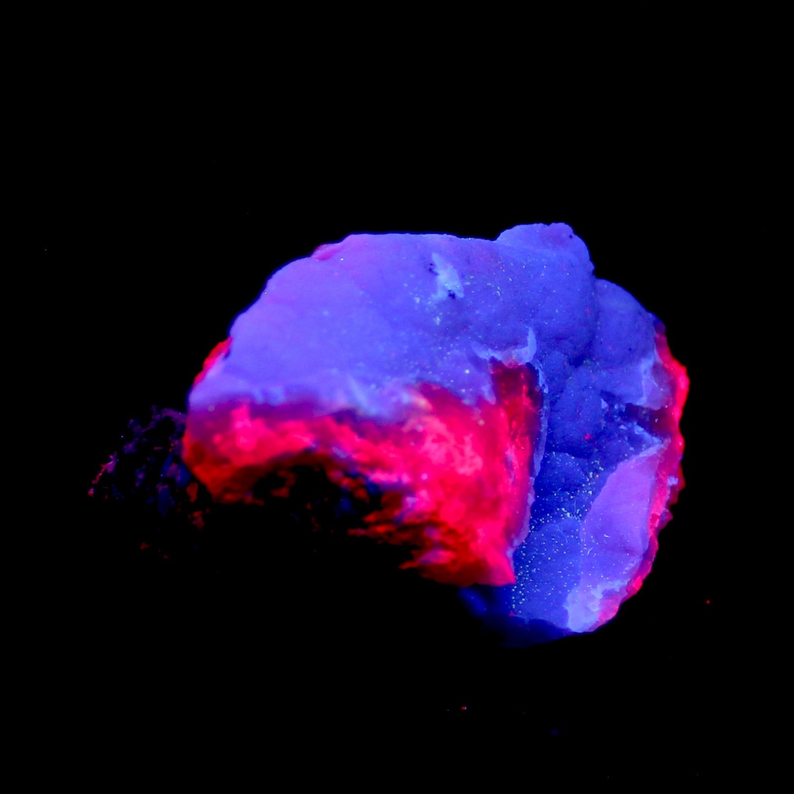 SMITHSONITE. Buena Tierra Mine, Santa Eulalia, Chihuahua, Mexico