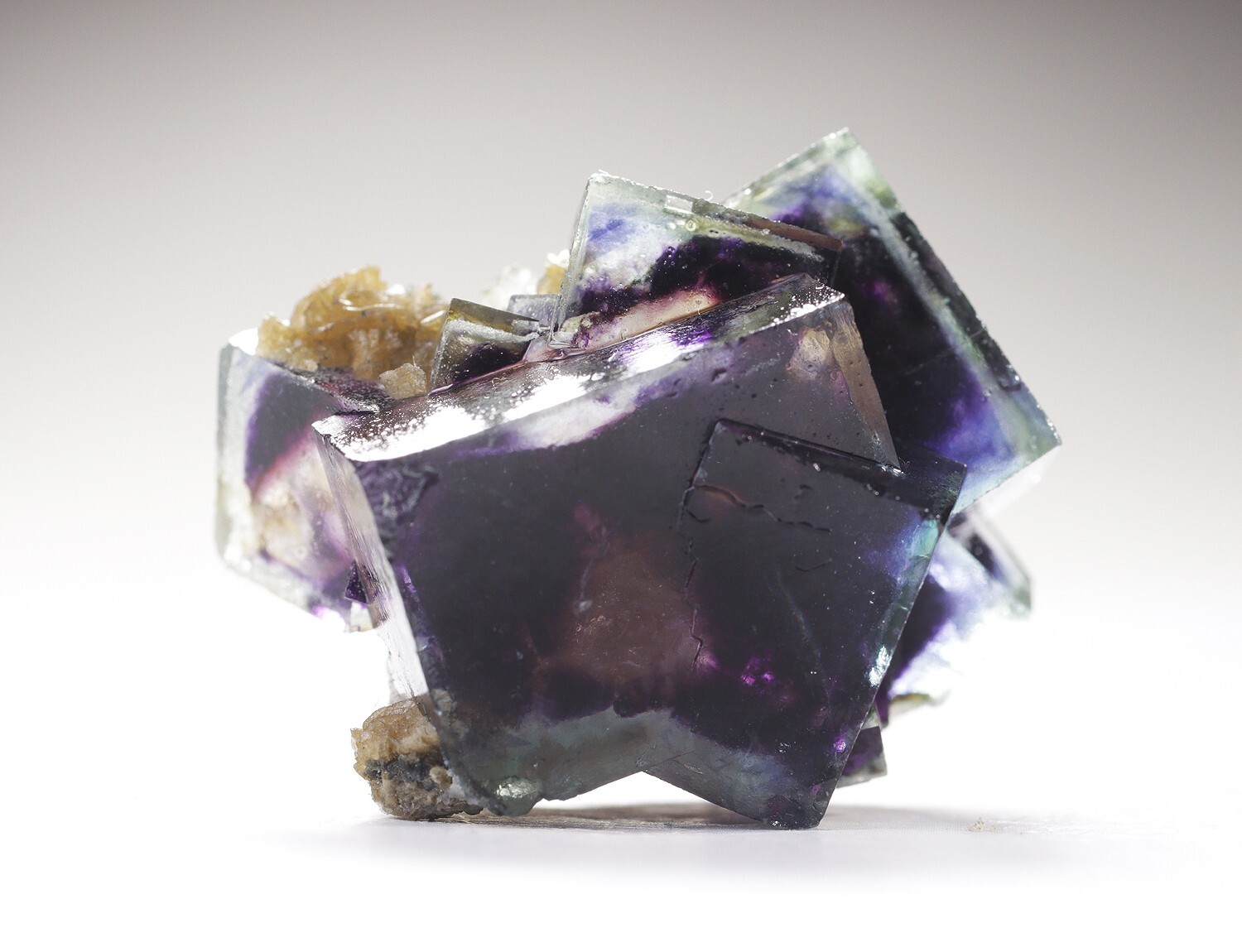 RAREST! ALIEN EYE Multicolor ZONED FLUORITE Crystal,Yaogangxian Mine,China
