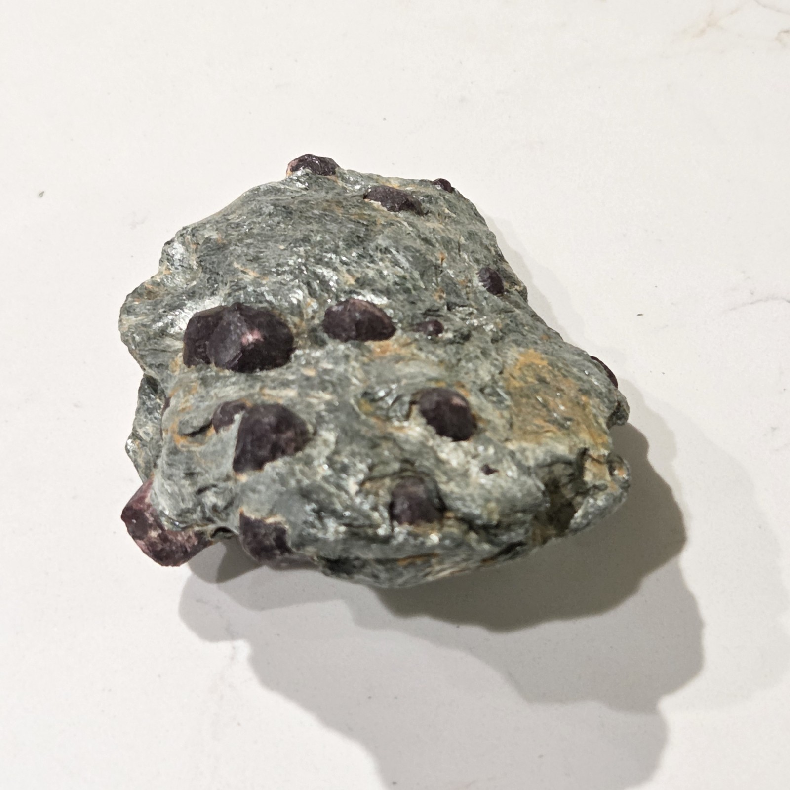 Magnetite Crystals Large in Loadstone Natural 465g, 4.5 inch. Pre-owned