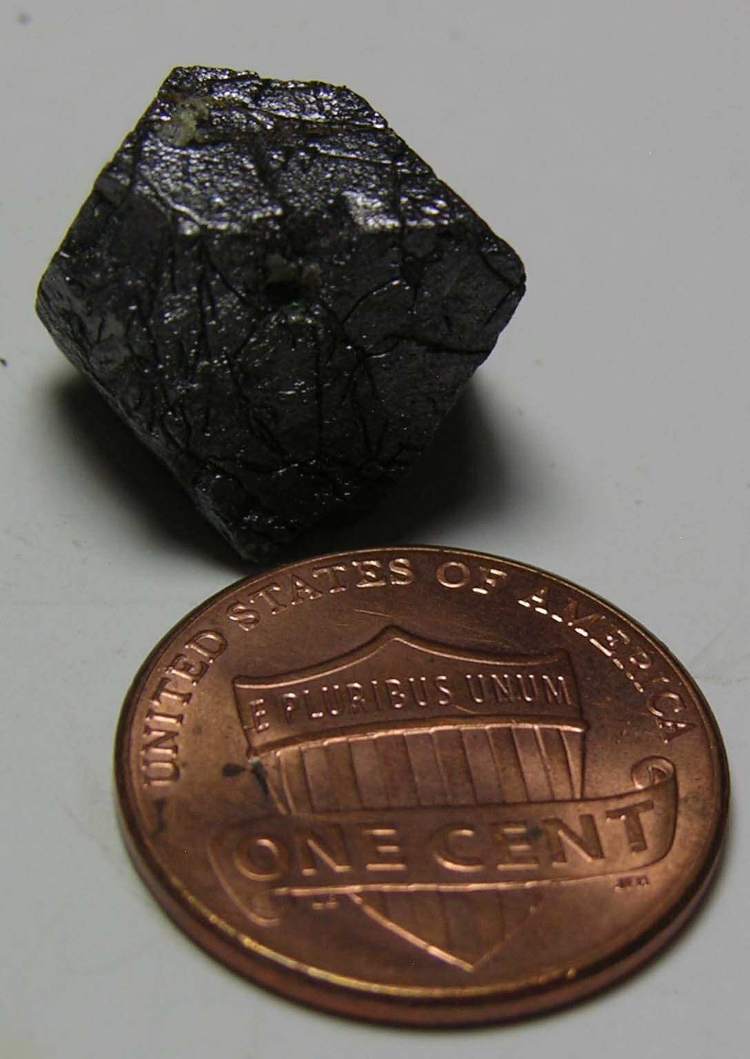 #15 Pakistan 30.30ct Natural Octahedron Magnetite Crystal Specimen 6.05g 17mm