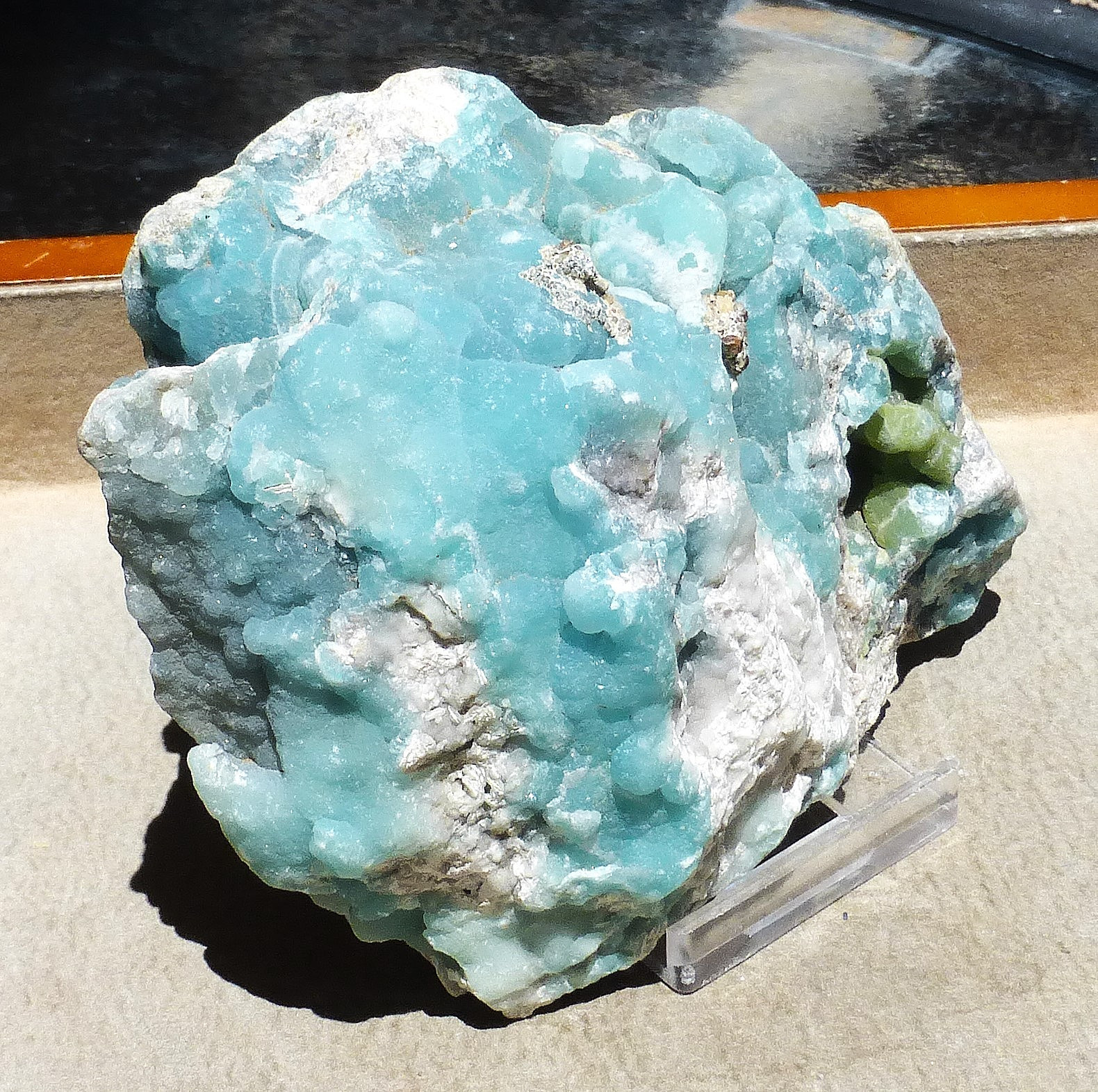 LARGE green Smithsonite cabinet specimen from El Refugio Mine Mexico 525 grams