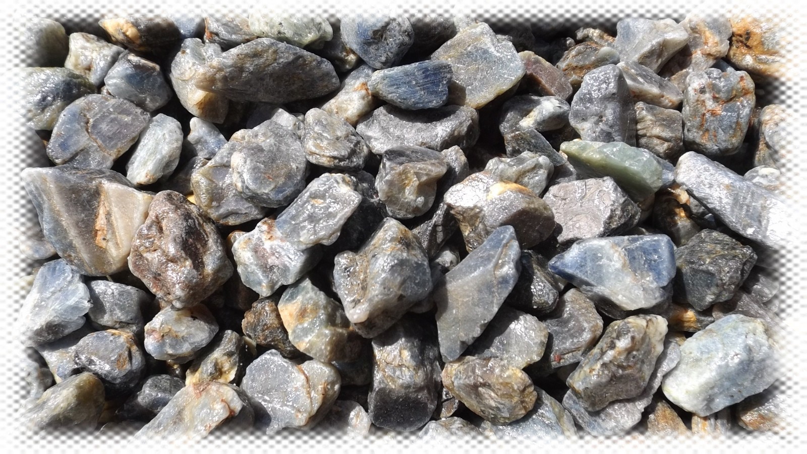 1/2LB Blue Sapphire Natural Rough Chrystal Gemstone Specimens