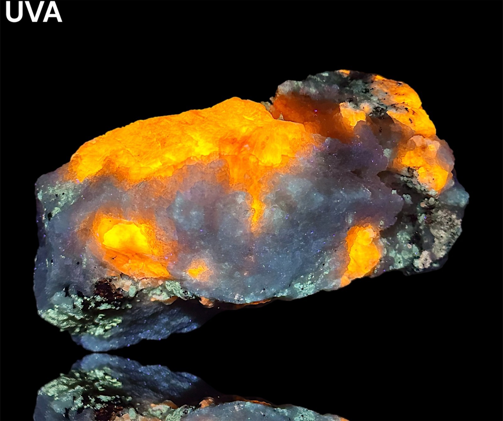 434 Gr. Fluorescent Phosphorescent Sodalite W/ Hackmanite, Fluorapatite, Calcite