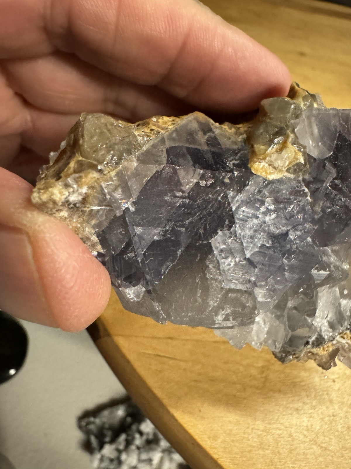 7118 Raw Fluorite Multiple Records Uv Reactive 2.0”T 2.3”W 3.4”L Wt. 10 Oz.