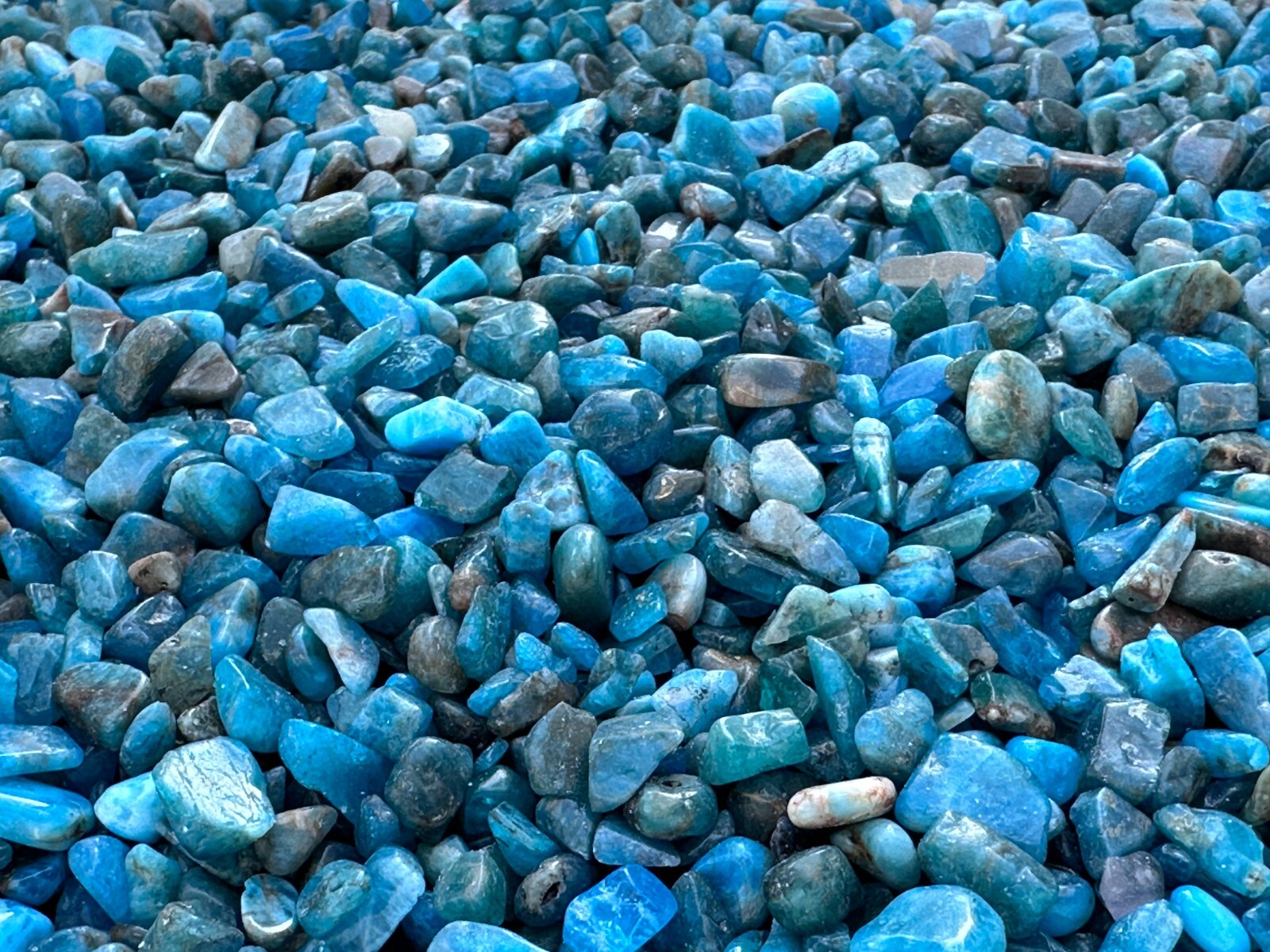 Grade A++ Apatite Semi Tumbled Gemstone Mini Chips 4 – 8 mm, Wholesale Bulk Lot