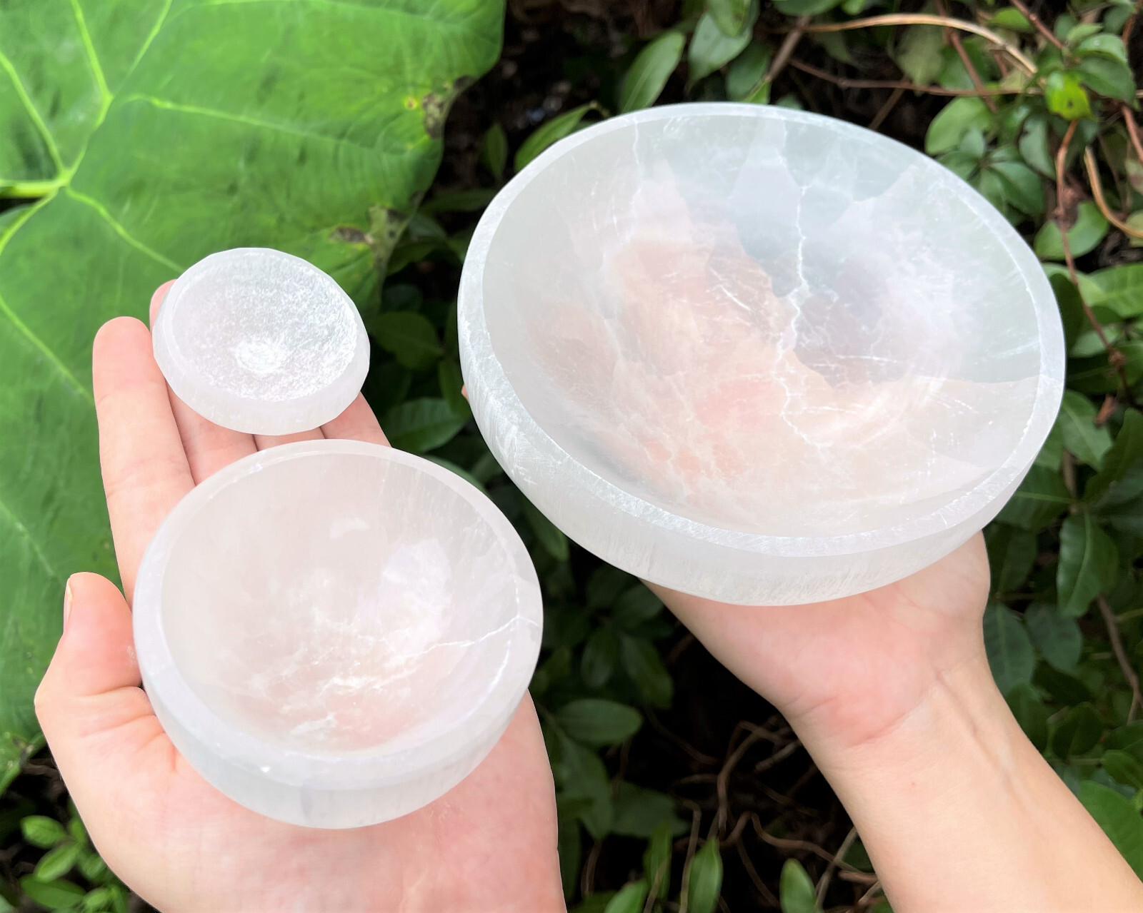 Polished Selenite Charging Bowls: Round, Moon, Hexagon & Heart Shape (Cleansing)