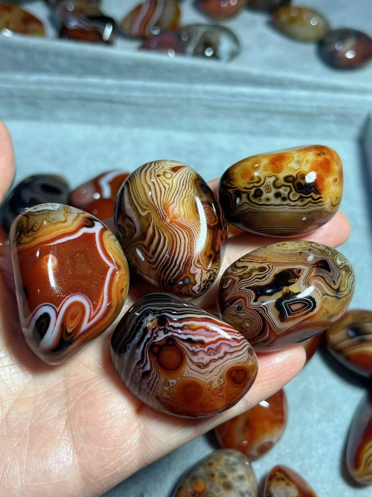 2.2LB Natural Sardonyx Agate Quartz Carved Palm Crystal Reiki Healing decor