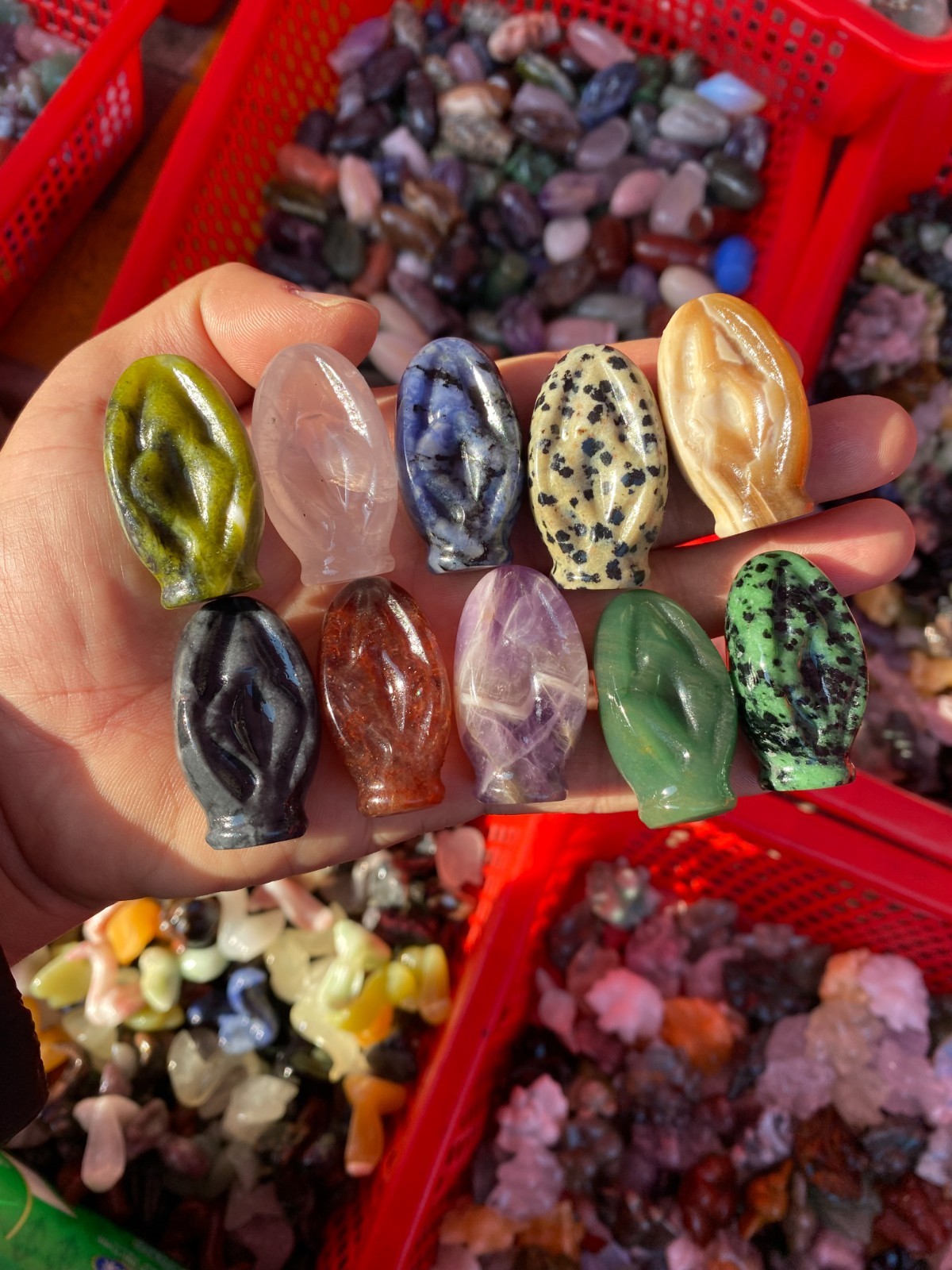 5pcs Natural Mixed quartz Carved Crystal small Source Of Life skull reiki Heal