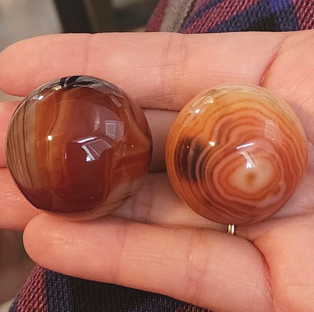 Lot Of 2 Natural Crystal Polished Sardonyx Spheres 1 5/16″ – USA