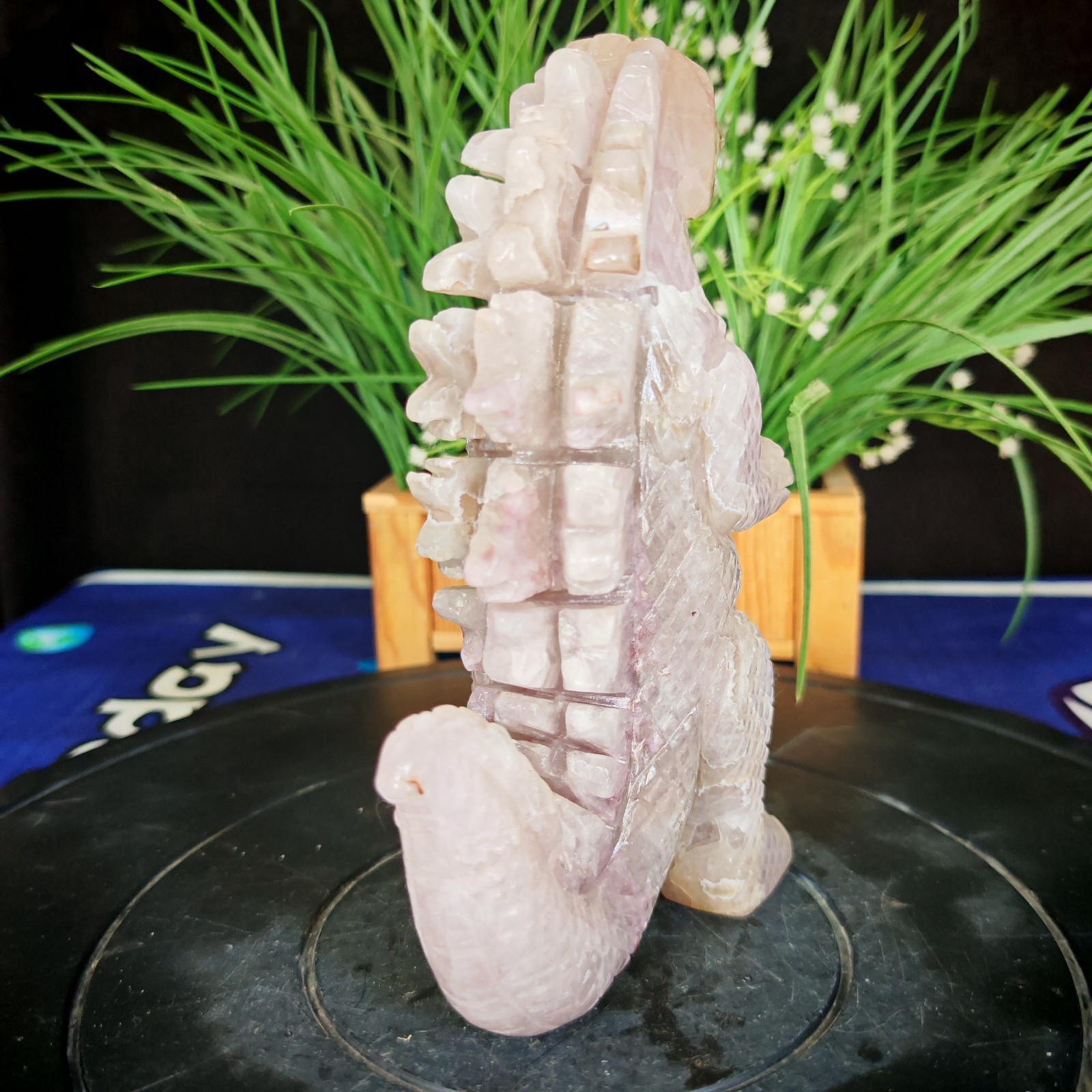 4.40LBTop natural crystal hand carved therapeutic artwork2.0kg