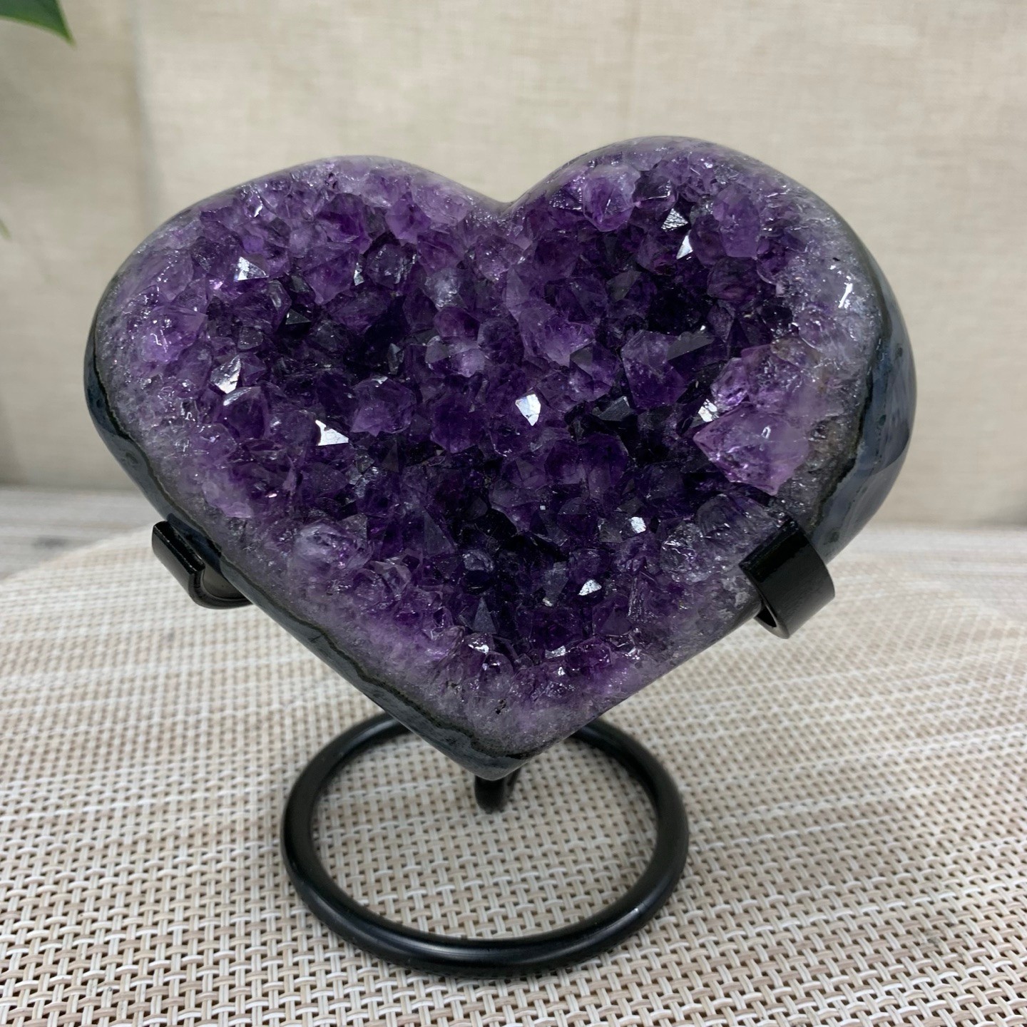 380G Natural Agate Amethyst Heart Crystal Pendant Healing Decor With Stand