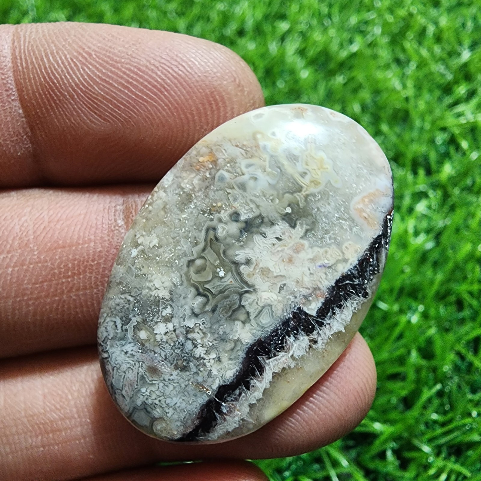 Elegant Rare Crazy Lace Agate Oval Shape 39.40 Carat Loose Gemstone For Jewelry