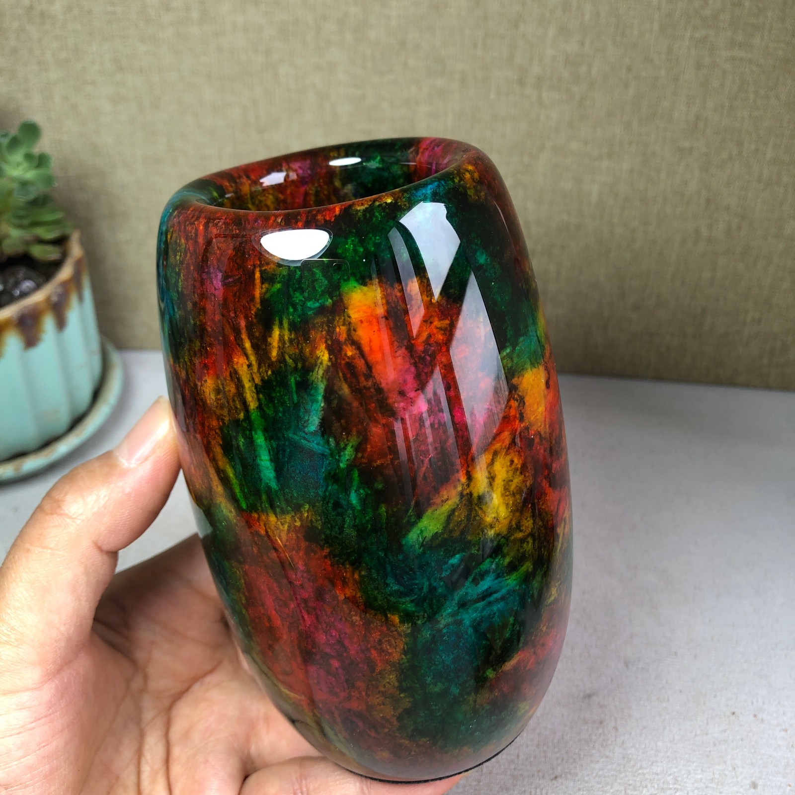 Natural “Seven Colors Jade” vase specimen -Taiwan China 1060g 129mm A4585