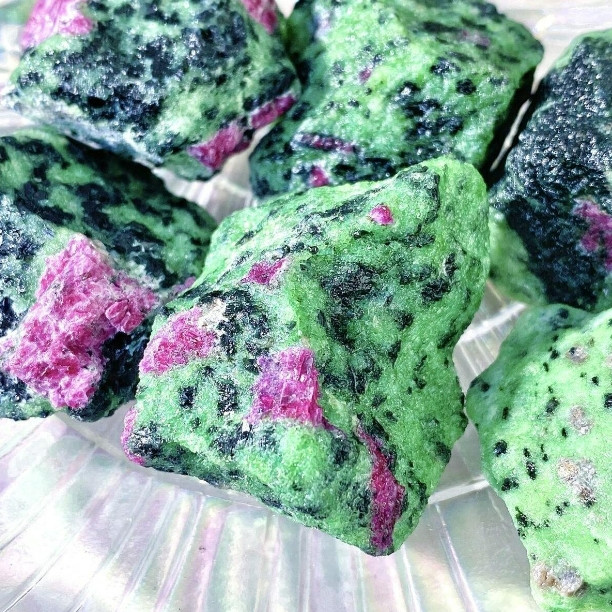 10Pcs Lot Rough Ruby Zoisite Stone Chunks Healing Energy Crystal Mineral Rocks