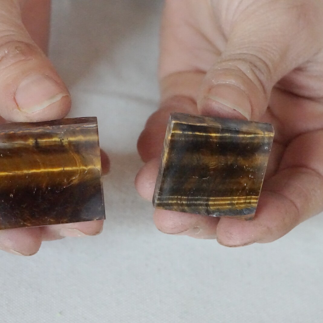 0.5LB 10Pcs Natural Tiger Eye Quartz Crystal Pyramids Points Polished Healing